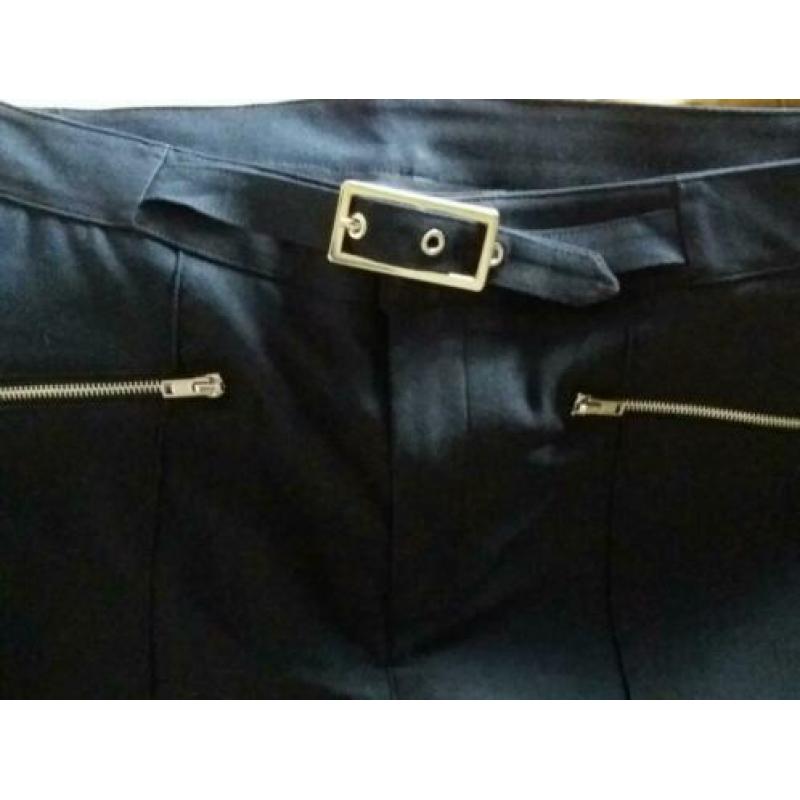 Donker blauwe dames lange broek maat wijdte 42.