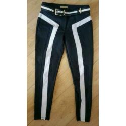 Mooie broek maat s/m valt meer als een kleine m