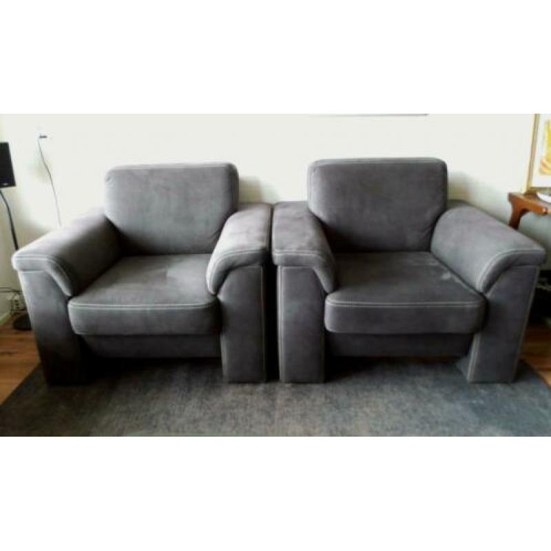 2 fauteuils donkergrijs Alcantara stof - in goede staat