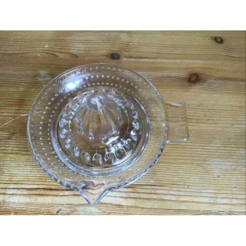 Vintage , retro Glazen citruspers, sinaasappel pers.
