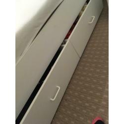 Bed 180/200,bedframe met 4 functionele onderbed opbrengen en
