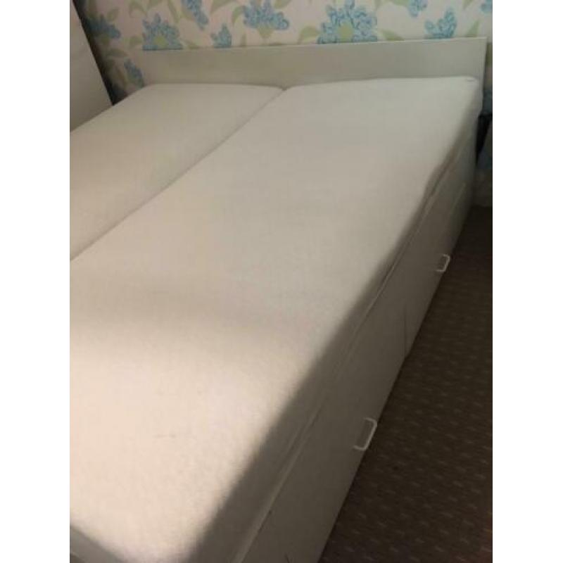 Bed 180/200,bedframe met 4 functionele onderbed opbrengen en