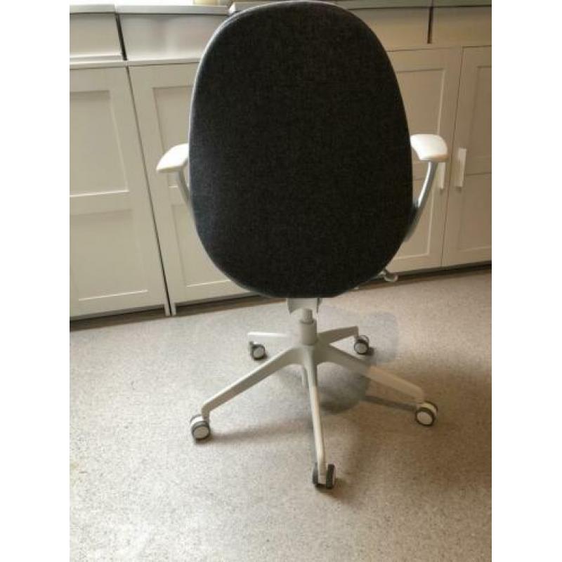 Bureaustoel met armleuningen (Ikea Hattefjall)