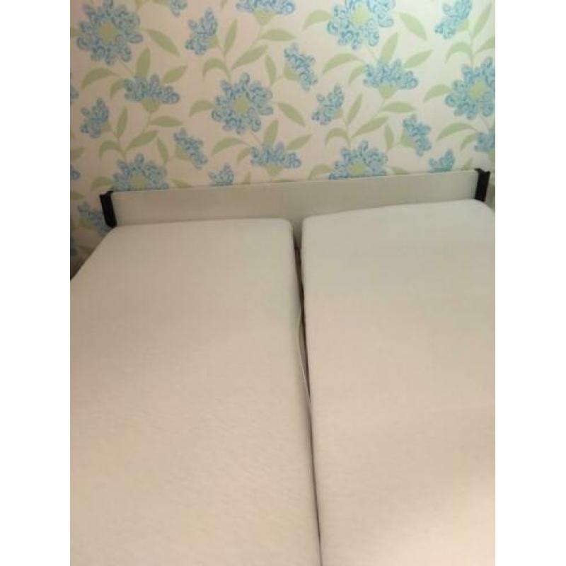 Bed 180/200,bedframe met 4 functionele onderbed opbrengen en