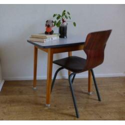 Eromes, retro, vintage, kinder tafel met stoeltje