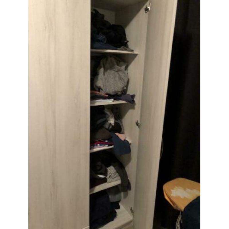 Kledingkast 2 voor 150€! Zsm op te halen