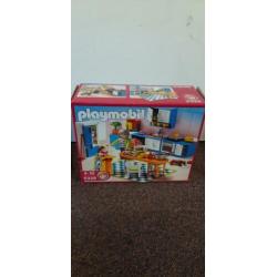 Poppenhuis Playmobiel 5302 met verlichting en 7 inrichtingen