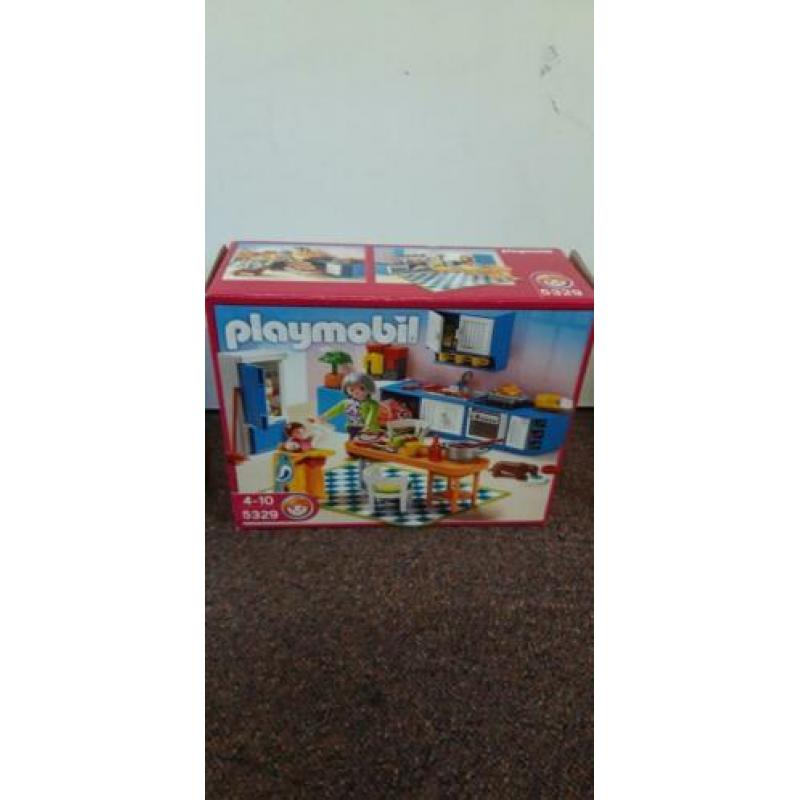 Poppenhuis Playmobiel 5302 met verlichting en 7 inrichtingen