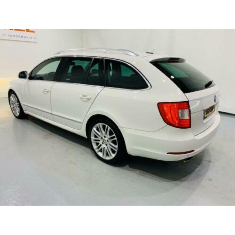 Skoda Superb Combi 1.6 TDI Active Business Navi (bj 2011)