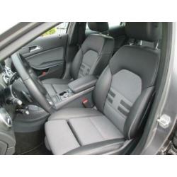 Mercedes-Benz GLA-Klasse 180 Premium / Automaat / Cruise con