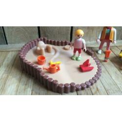 Playmobil zandbak speeltuin vrouw kind gieter emmer bootje