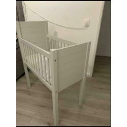 Babywieg mintgroen + matras