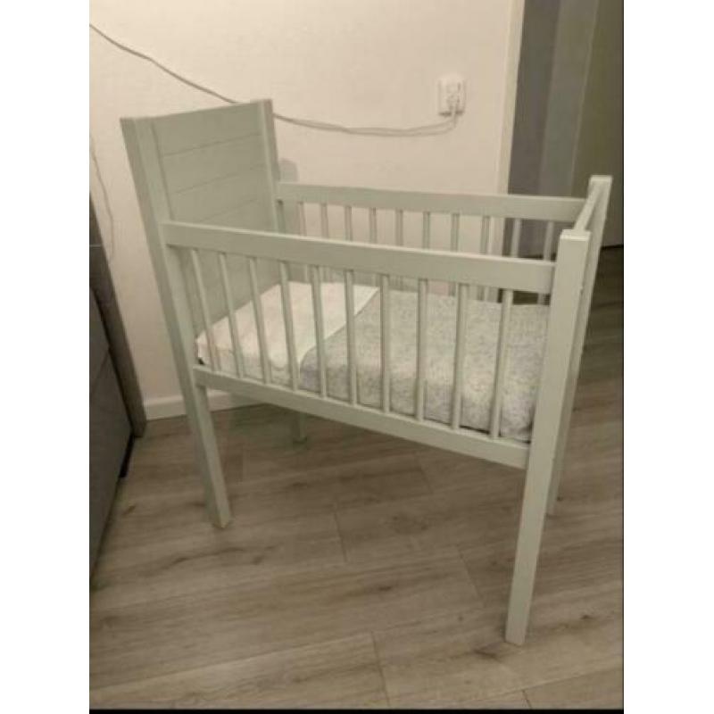 Babywieg mintgroen + matras