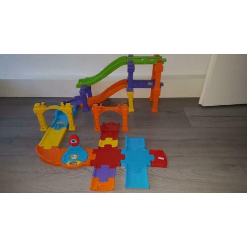 V-tech speelhuis, garage, kippenhok en uitbreidingsset