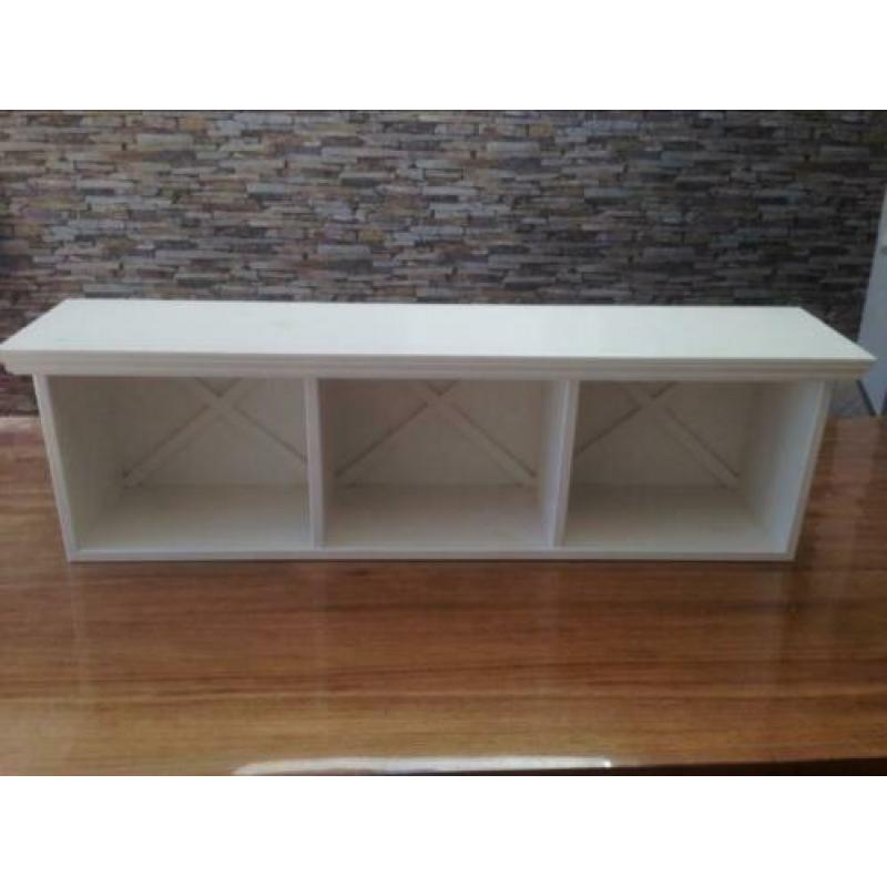Wandmeubel / Wandplank wit in landelijke stijl met 3 vakken