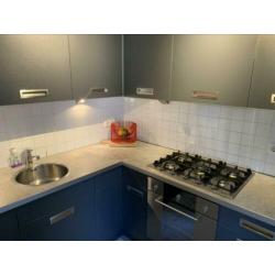Nette antraciet keuken