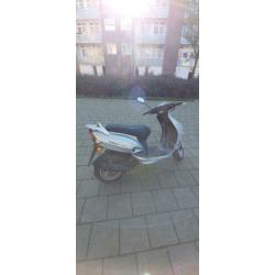 Verkocht kymco vitality 5cc 4t
