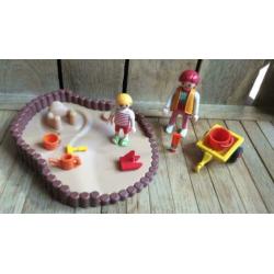 Playmobil zandbak speeltuin vrouw kind gieter emmer bootje