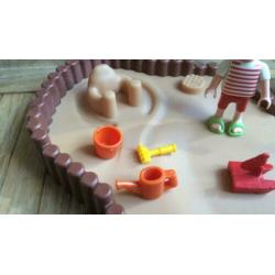 Playmobil zandbak speeltuin vrouw kind gieter emmer bootje