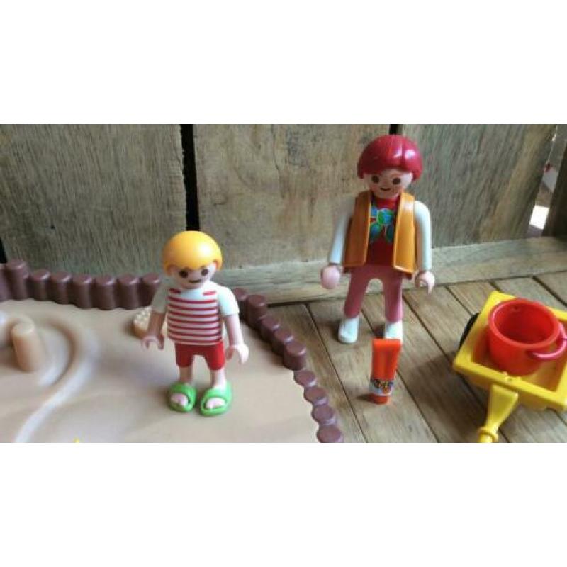 Playmobil zandbak speeltuin vrouw kind gieter emmer bootje