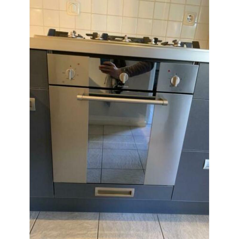 Nette antraciet keuken
