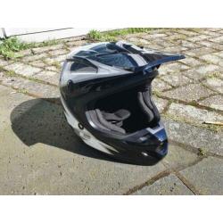 Hoe cross benz helm 51-52cm