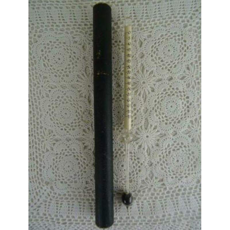 Antiek medisch object Antieke thermometer in originele doos