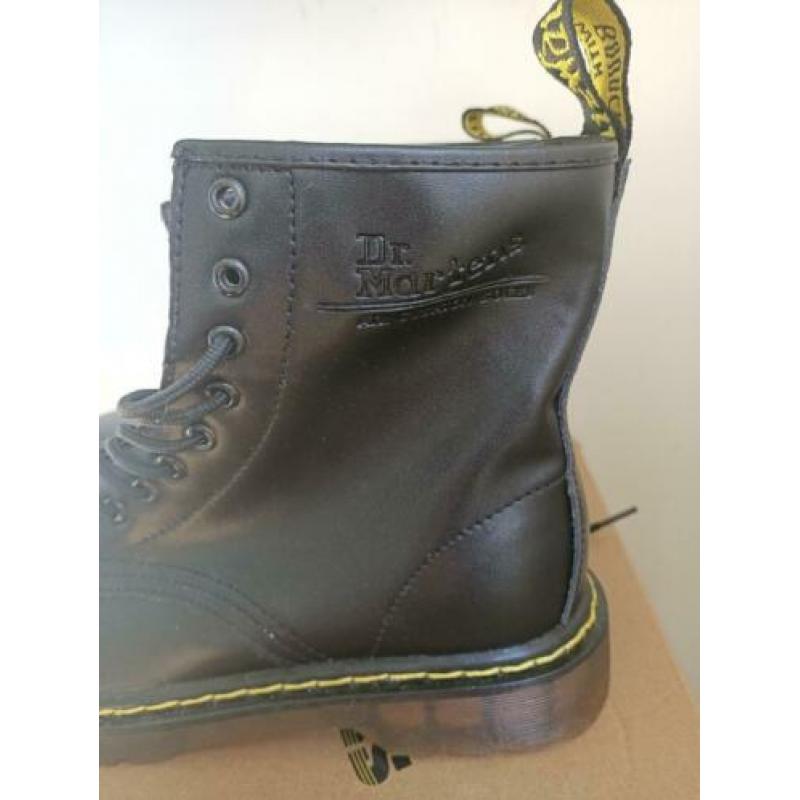 Dr martens maat 40
