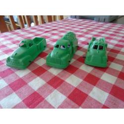 setje van 3 oude HARD PLASTIC auto's