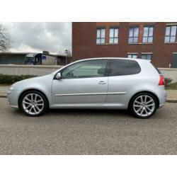 Volkswagen GOLF 1.6 R-Line /NAVI/MFS/LMV/Cruise Cntrl