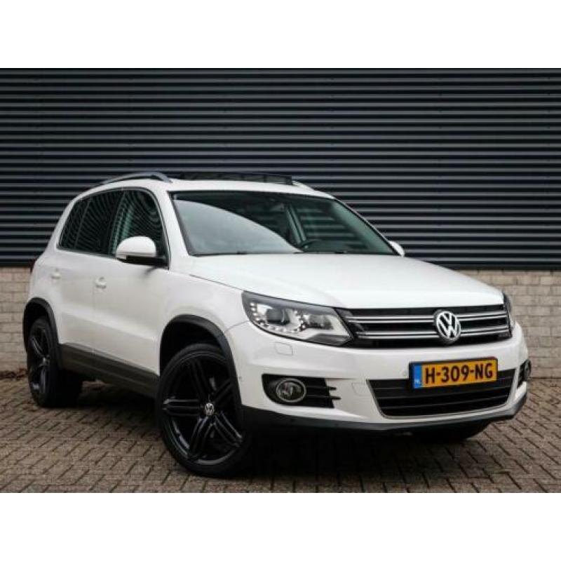 Volkswagen TIGUAN 2.0 TSI Sport en Style Panodak/Navi/Led/Xe