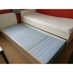 Eenpersoonsbed met onderbed (incl. 2 lattenbodems)
