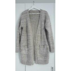 OPRUIMING; behaaglijk vest, beige , warm, goede staat, MT L