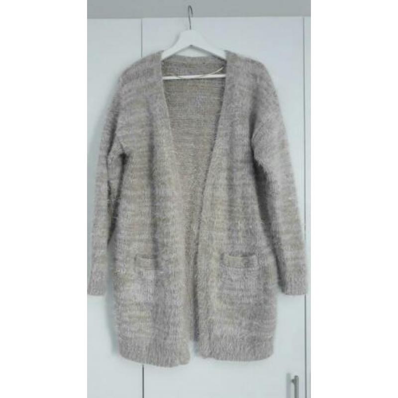 OPRUIMING; behaaglijk vest, beige , warm, goede staat, MT L