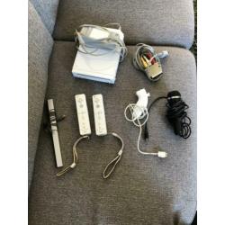 Nintendo Wii + 4 spellen