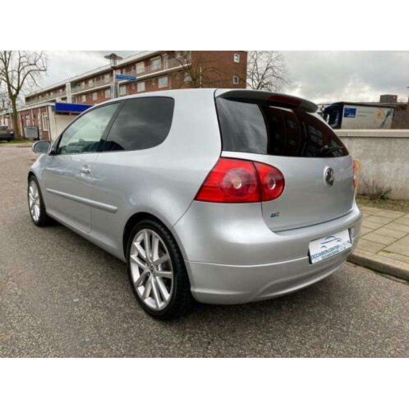 Volkswagen GOLF 1.6 R-Line /NAVI/MFS/LMV/Cruise Cntrl