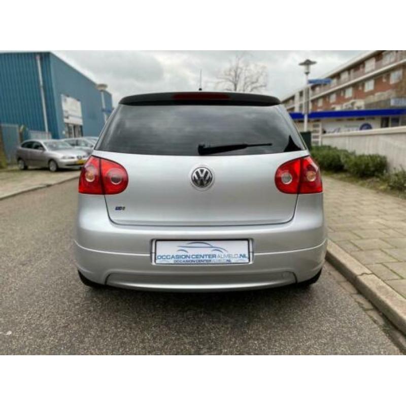 Volkswagen GOLF 1.6 R-Line /NAVI/MFS/LMV/Cruise Cntrl