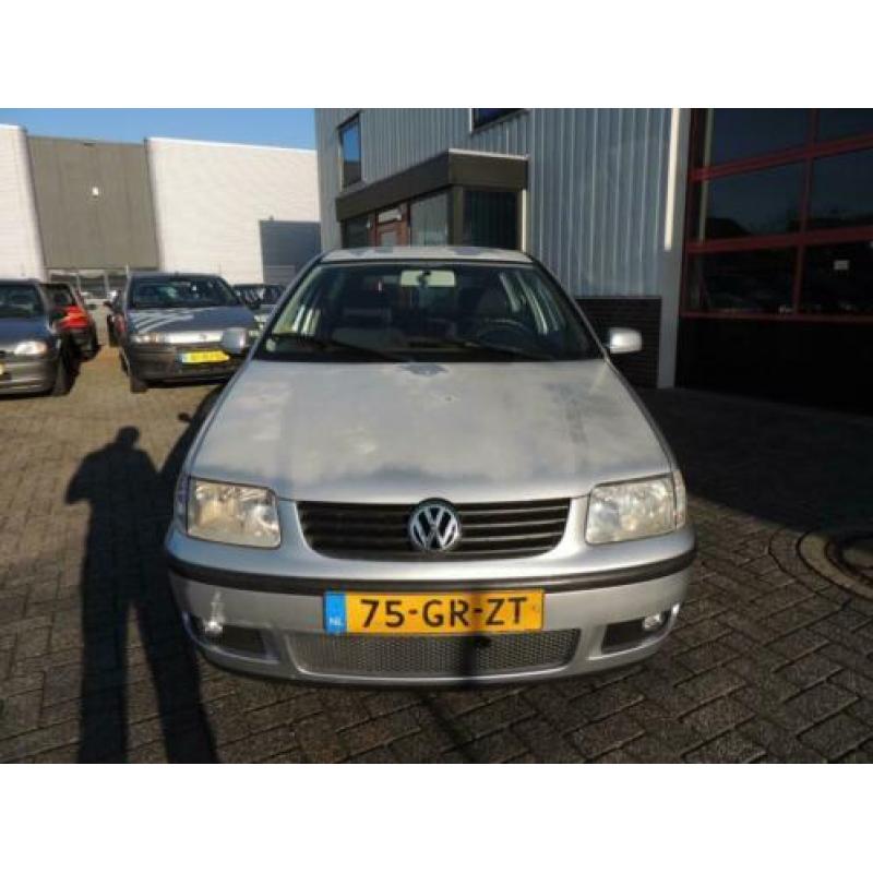Volkswagen Polo 1.4-16V Comfortline ,Nieuwe APK, Stuurbekrac