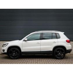 Volkswagen TIGUAN 2.0 TSI Sport en Style Panodak/Navi/Led/Xe