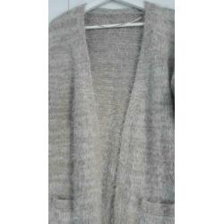 OPRUIMING; behaaglijk vest, beige , warm, goede staat, MT L