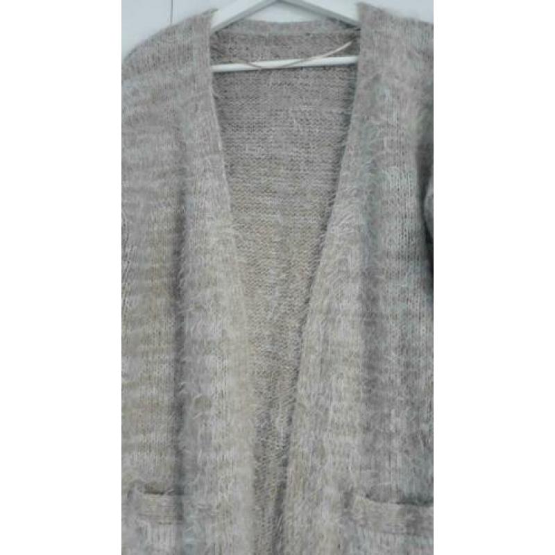 OPRUIMING; behaaglijk vest, beige , warm, goede staat, MT L