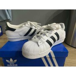 Adidas superstar wit/ zwart