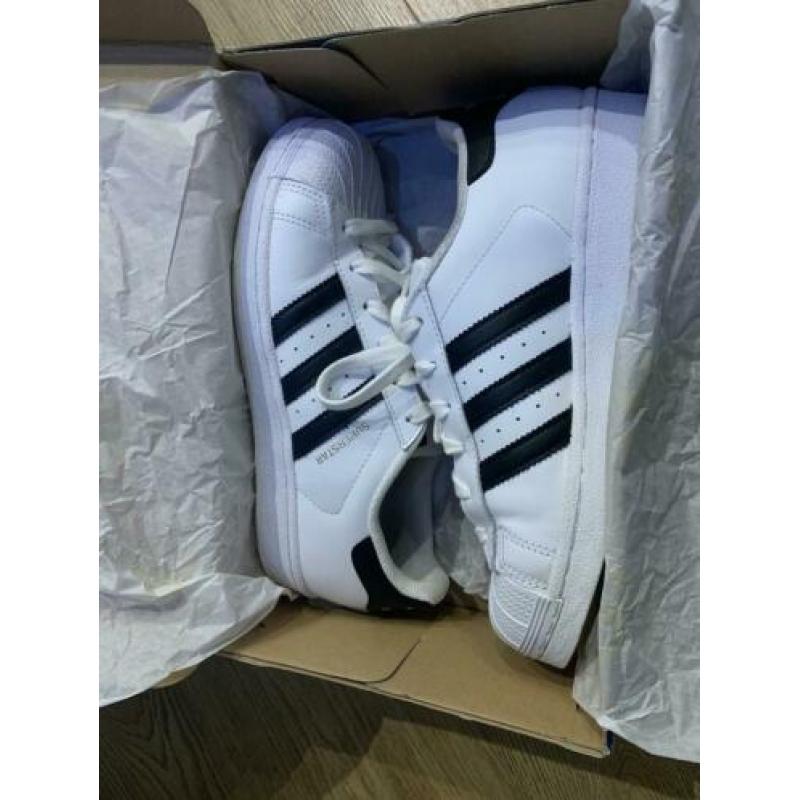Adidas superstar wit/ zwart