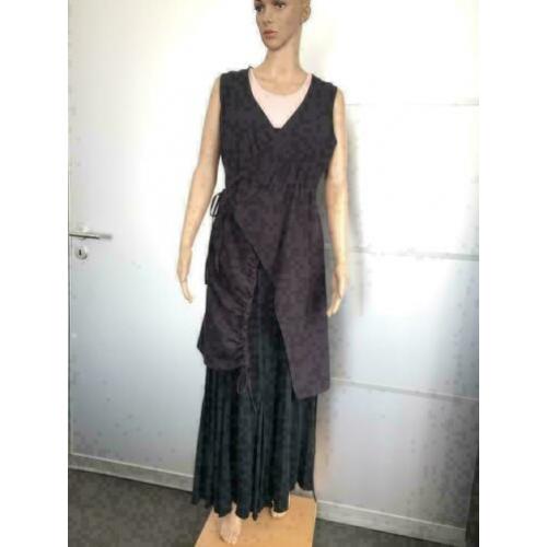 C663 RIMINI 4-delig set Maat L=42/44 lange jurk vest top