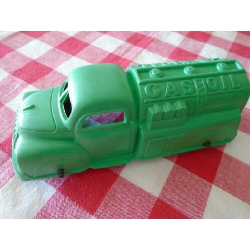 setje van 3 oude HARD PLASTIC auto's