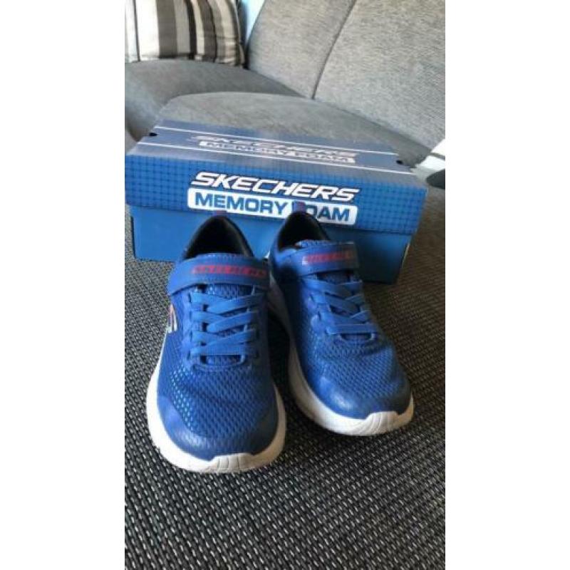 Skechers 34 memory foam