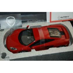 1:18 MCLAREN 12C coupe red Autoart signature WRH