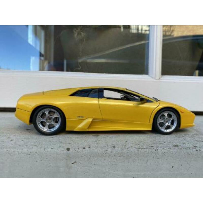 1:18 Lamborghini Murcielago 6.2 V12 geel Autoart / JJTOP