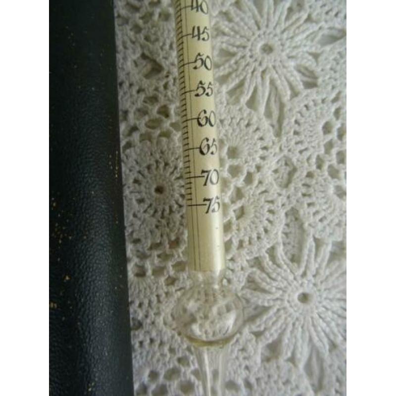 Antiek medisch object Antieke thermometer in originele doos
