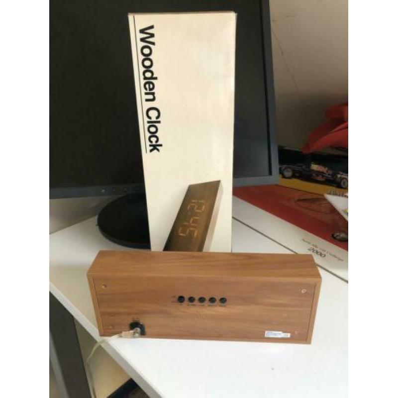 Design Wooden Clock